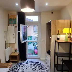  Appartement Souplex In Montmartre France