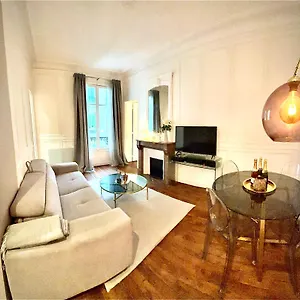  Appartement Splendide Appartement, Chic, Elegant Et Calme. France
